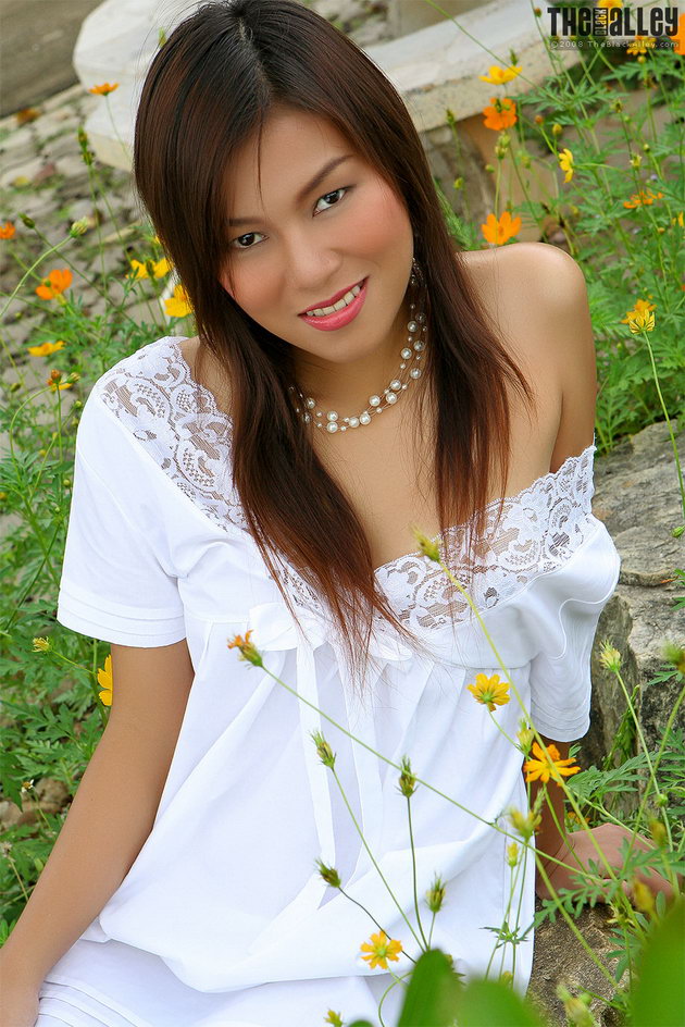 linda-pongsai-01-b039.jpg